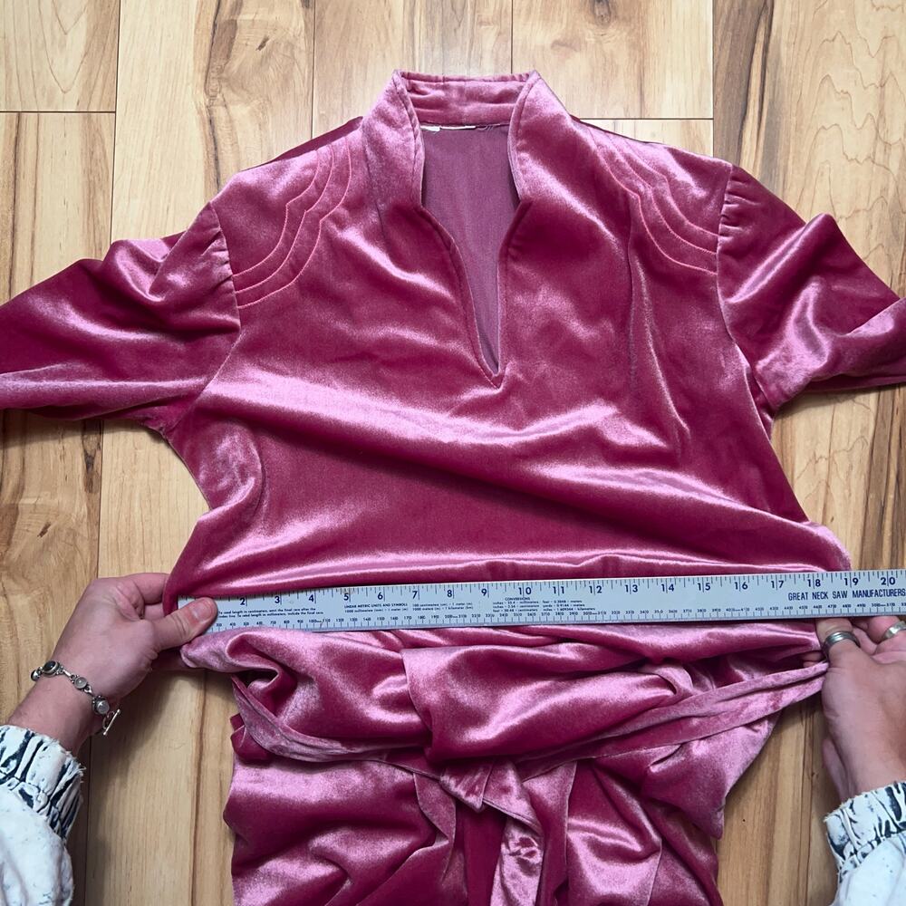 VINTAGE 80s Loungewear Queen Anne Dress Size 6 Regency V Neck Belted Pink Velvet - Picture 5 of 8